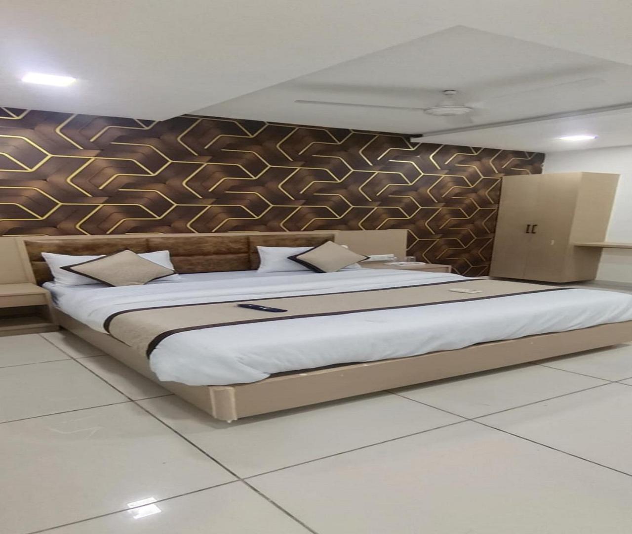 Hotel Nest View Ahmedabad Ngoại thất bức ảnh