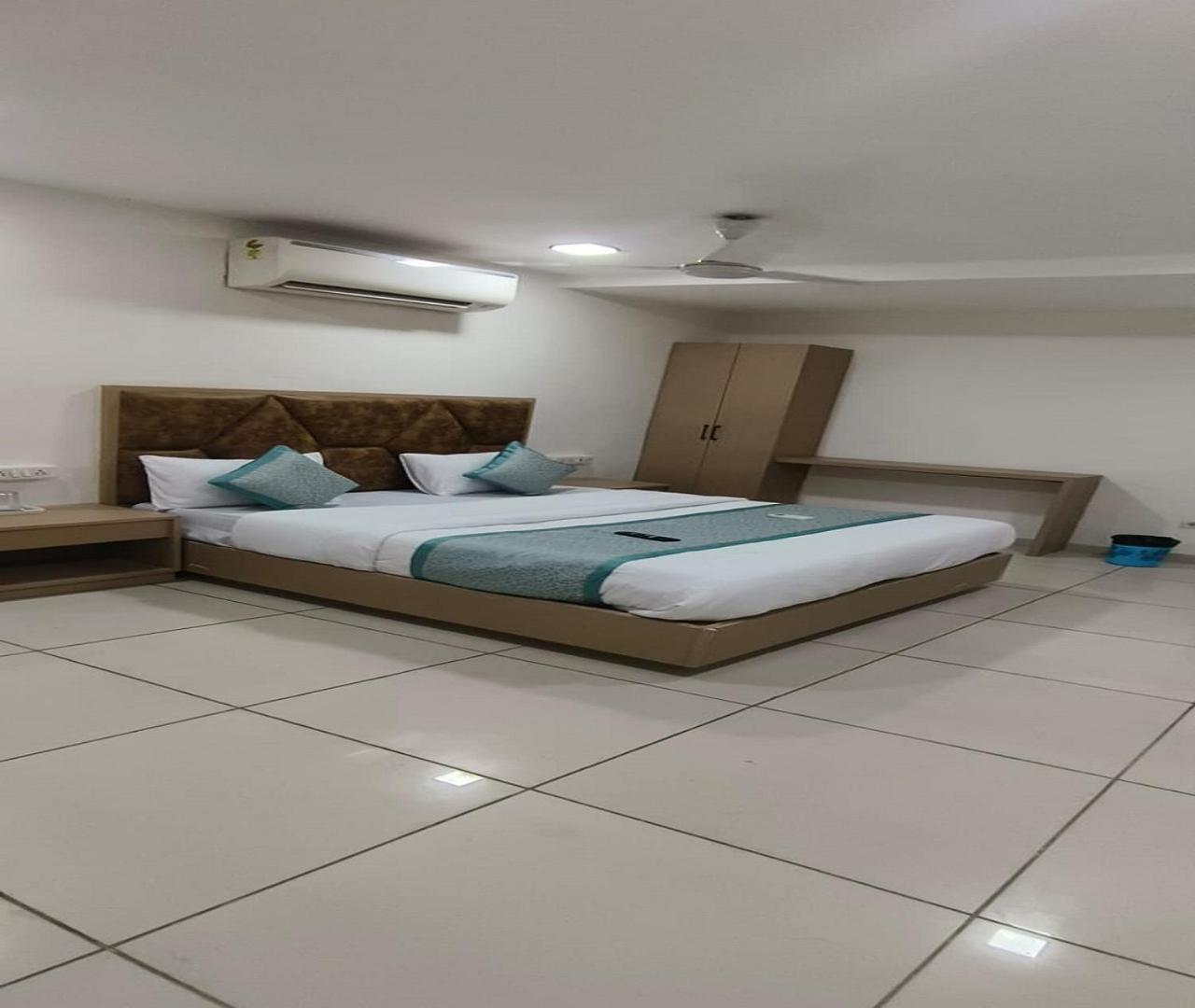 Hotel Nest View Ahmedabad Ngoại thất bức ảnh