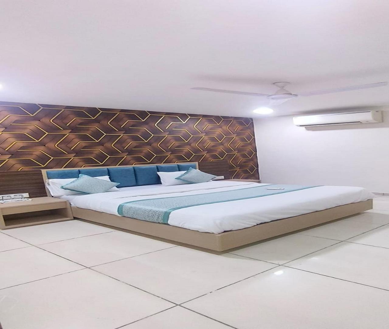 Hotel Nest View Ahmedabad Ngoại thất bức ảnh