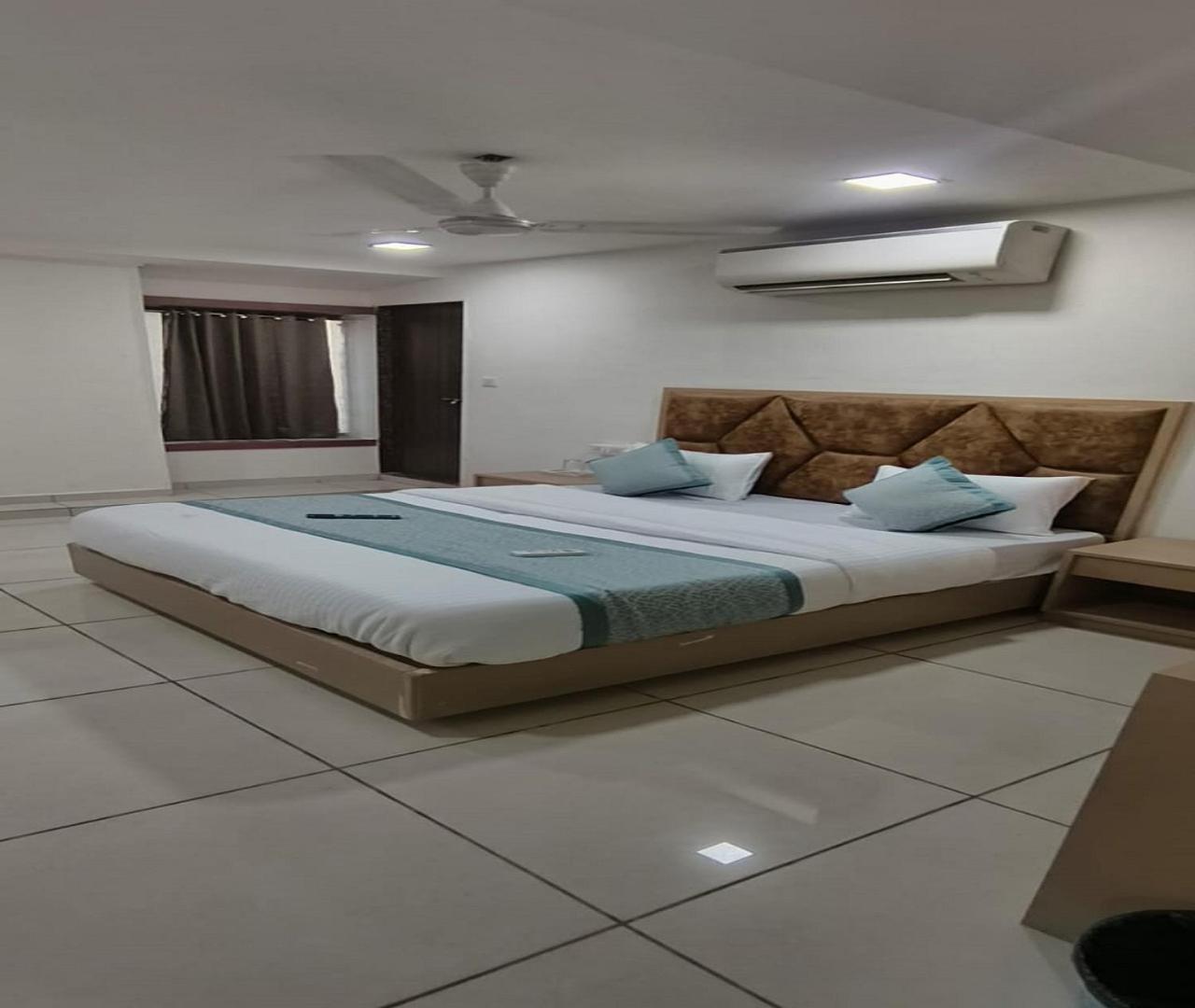 Hotel Nest View Ahmedabad Ngoại thất bức ảnh